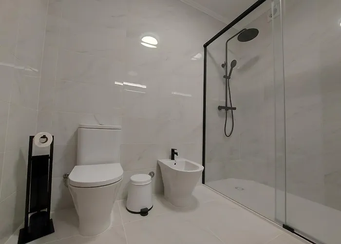 & Surf هيبيرا غْريندي